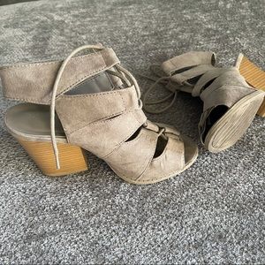 Open-toed heels